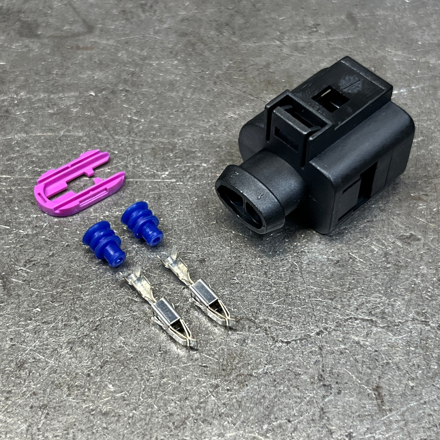 VW Audi 2-Pin AC/Alternator Plug - Connecter & Terminal Kit